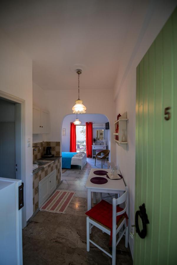 Stella Studios Poros Town Exterior photo
