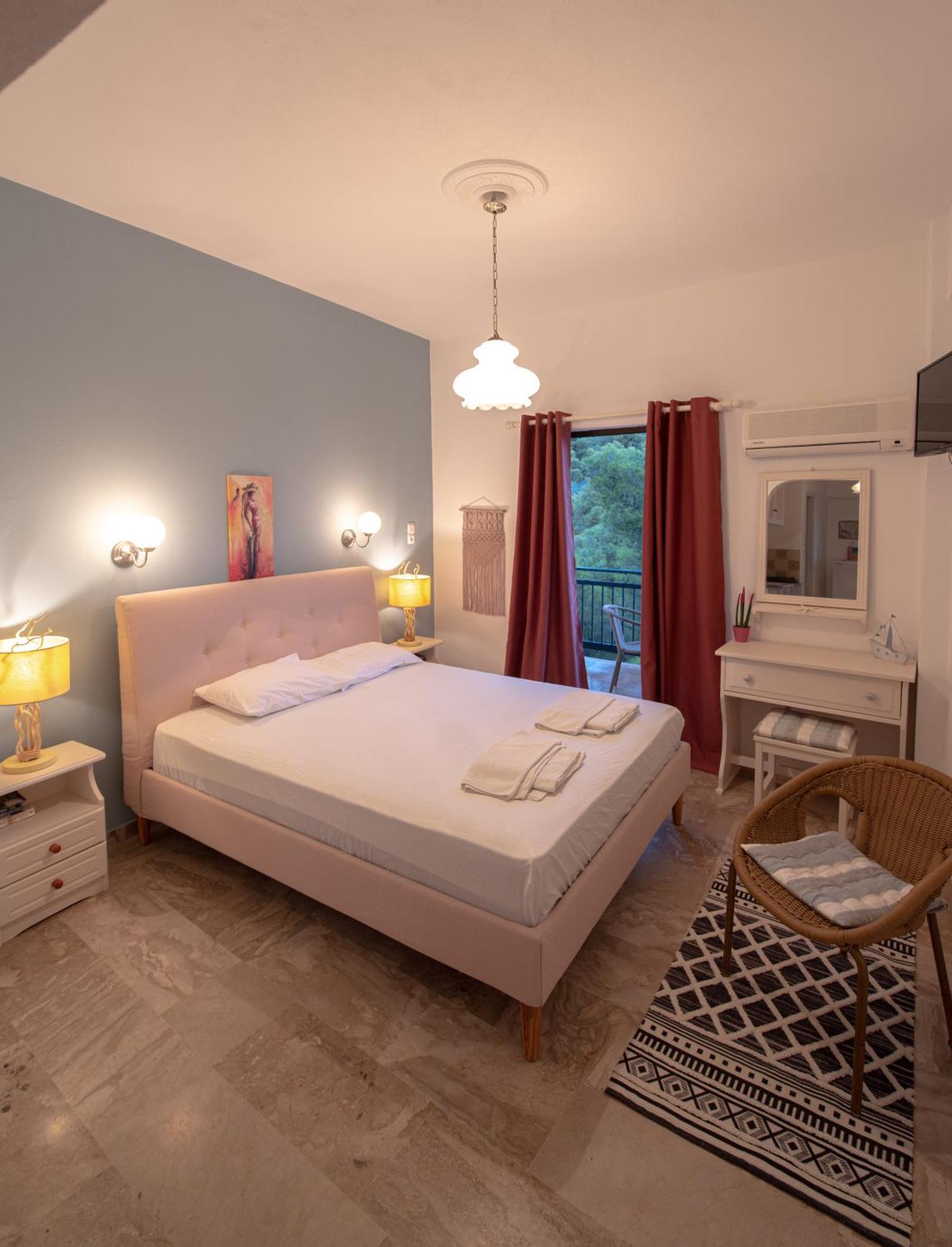 Stella Studios Poros Town Exterior photo